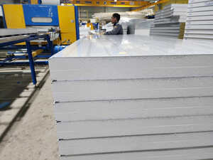 Panel EPS kho lạnh Tôn Đông Á tại xưởng sản xuất Nhật Thành