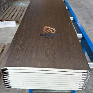 Panel Ultra TL003 · Vân gỗ lông cánh gà